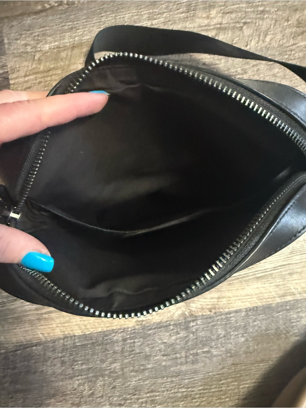 Coach Men’s Black Signature Messenger Crossbody - Picture 7 of 8